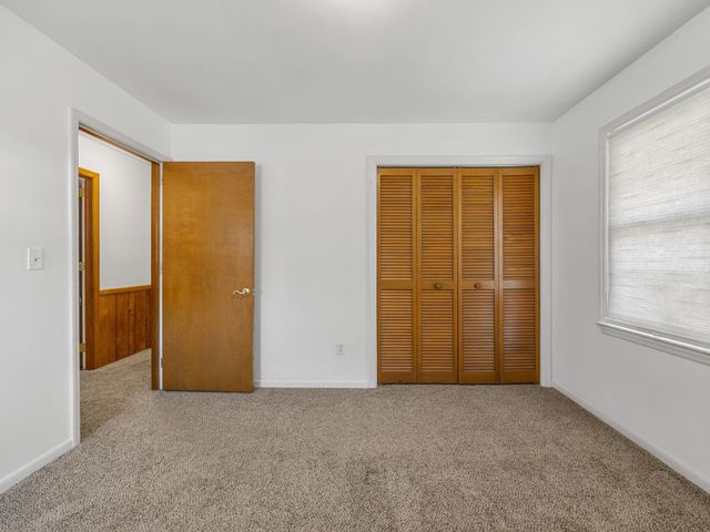 404 Shamrock Dr, Boiling Springs, SC 29316
