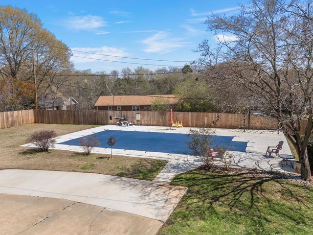 404 Shamrock Dr, Boiling Springs, SC 29316