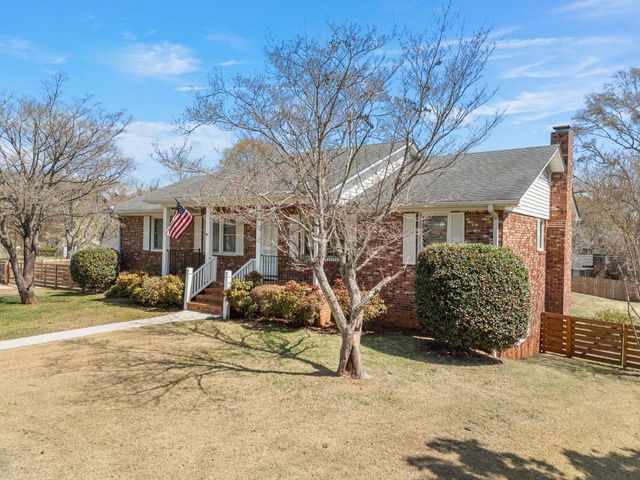 404 Shamrock Dr, Boiling Springs, SC 29316
