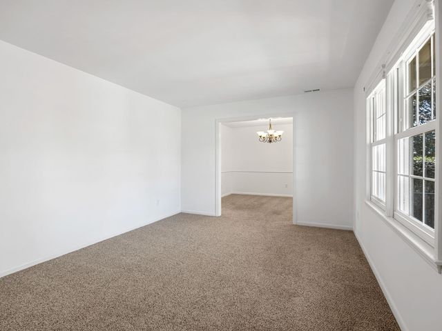 404 Shamrock Dr, Boiling Springs, SC 29316