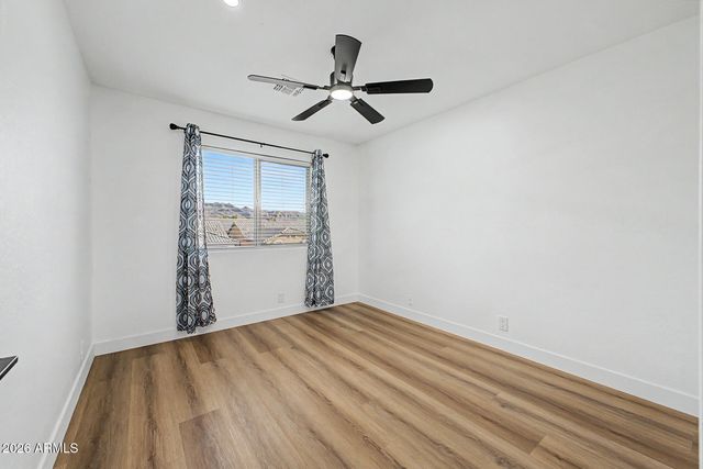 916 E HARWELL Road, Phoenix, AZ 85042