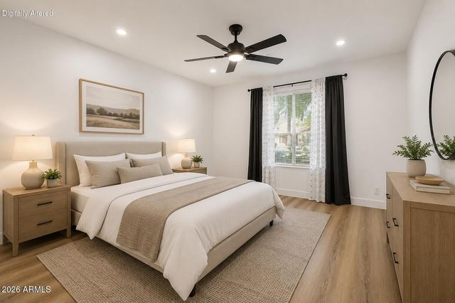 916 E HARWELL Road, Phoenix, AZ 85042