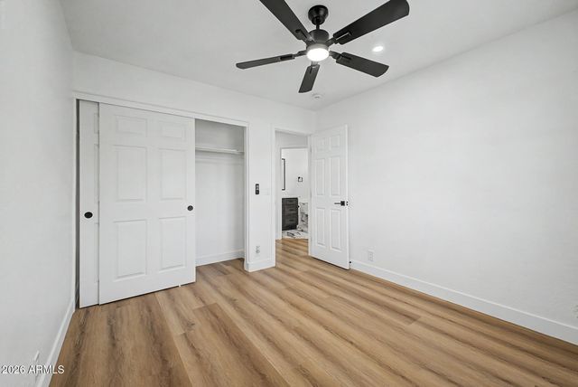 916 E HARWELL Road, Phoenix, AZ 85042