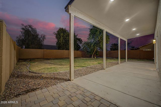 916 E HARWELL Road, Phoenix, AZ 85042