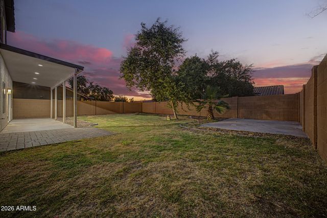 916 E HARWELL Road, Phoenix, AZ 85042