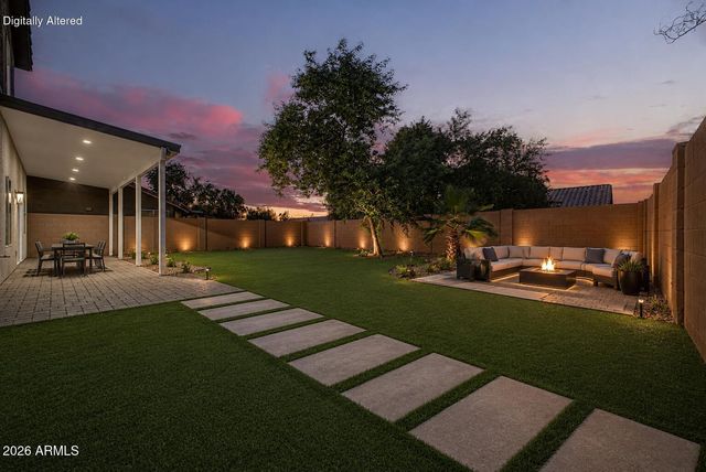 916 E HARWELL Road, Phoenix, AZ 85042