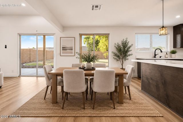 916 E HARWELL Road, Phoenix, AZ 85042