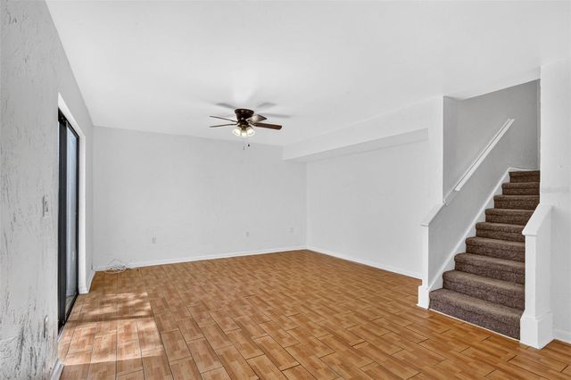 5627 ASHLEY OAKS DRIVE 2, Tampa, FL 33617