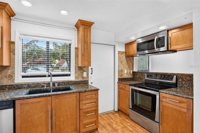 5627 ASHLEY OAKS DRIVE 2, Tampa, FL 33617