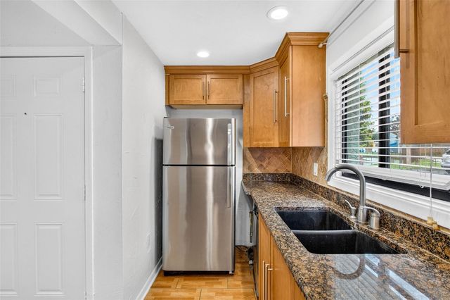 5627 ASHLEY OAKS DRIVE 2, Tampa, FL 33617