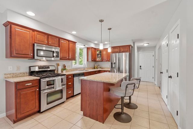 42 Ballard Street, Tewksbury, MA 01876