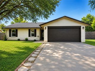1208 Ebony Cir, Alice, TX 78332