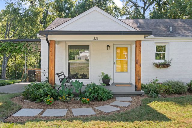 223 Graylynn Dr, Nashville, TN 37214