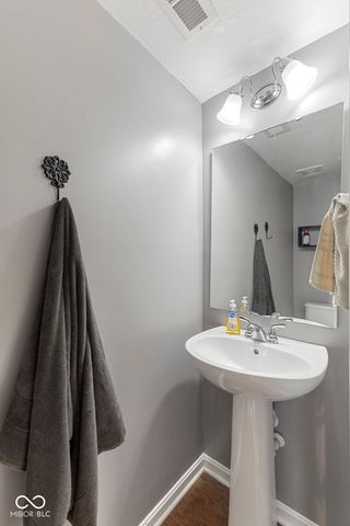 6212 N Woods Edge Drive, Mccordsville, IN 46055