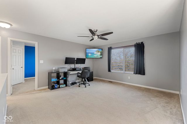 6212 N Woods Edge Drive, Mccordsville, IN 46055