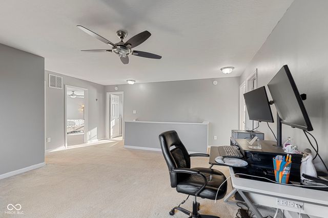 6212 N Woods Edge Drive, Mccordsville, IN 46055