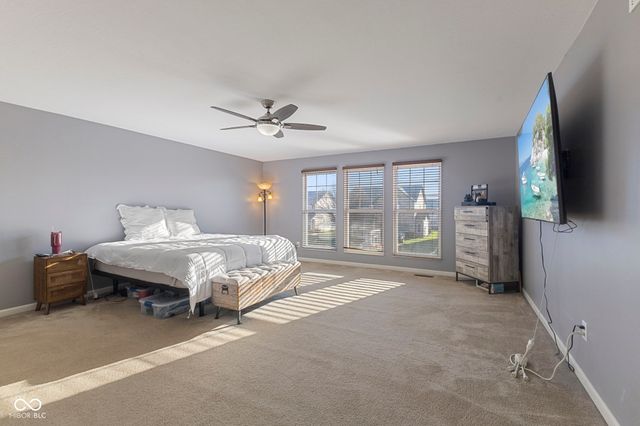 6212 N Woods Edge Drive, Mccordsville, IN 46055