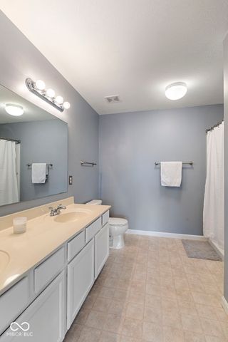 6212 N Woods Edge Drive, Mccordsville, IN 46055