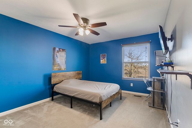 6212 N Woods Edge Drive, Mccordsville, IN 46055