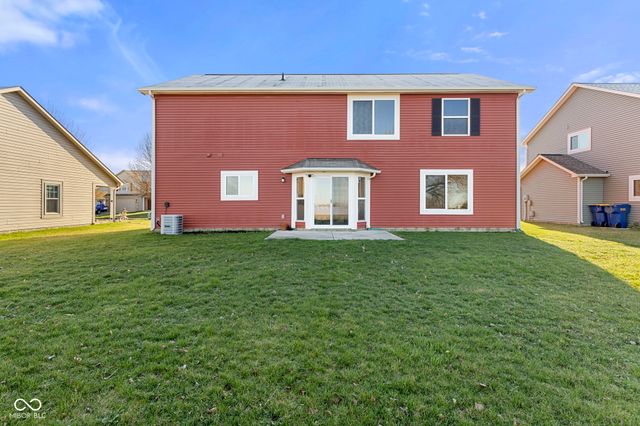 6212 N Woods Edge Drive, Mccordsville, IN 46055