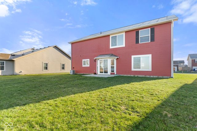 6212 N Woods Edge Drive, Mccordsville, IN 46055