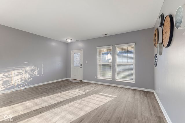 6212 N Woods Edge Drive, Mccordsville, IN 46055