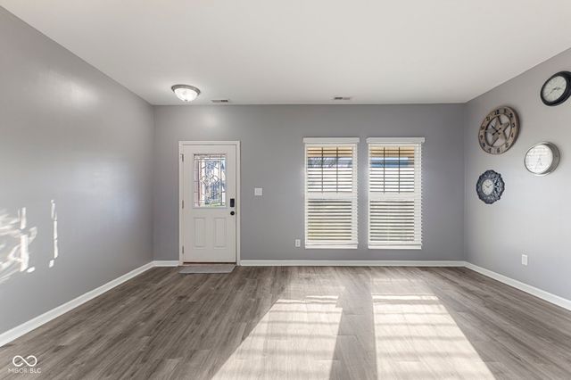 6212 N Woods Edge Drive, Mccordsville, IN 46055