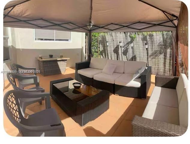 4520 NW 52nd St, Coconut Creek, FL 33073