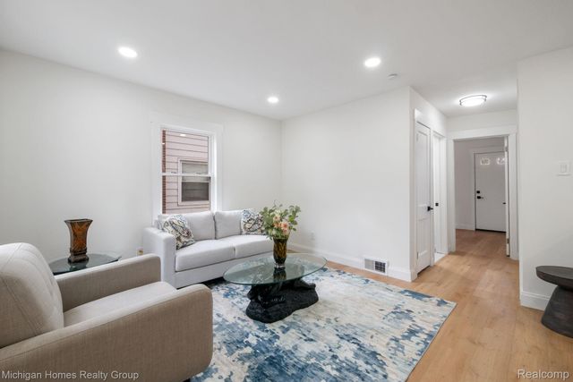 235 Flowerdale Street, Ferndale, MI 48220