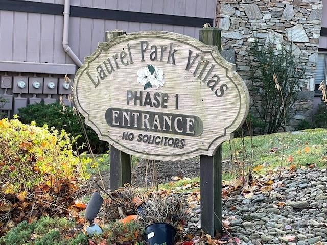 11 Lake Drive B4, Laurel Park, NC 28739