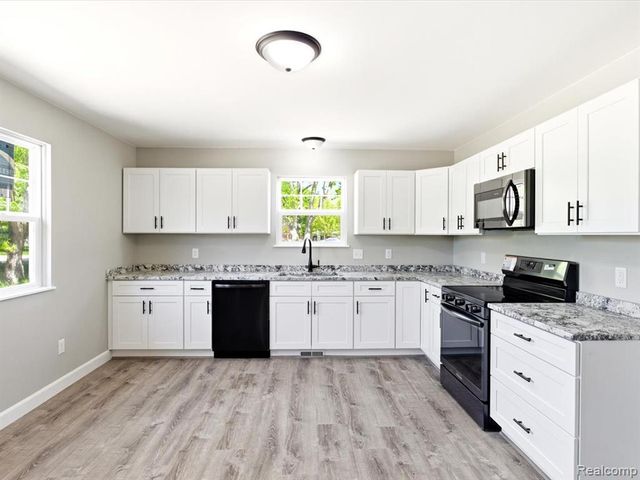 2971 Beach Road, Port Huron, MI 48060