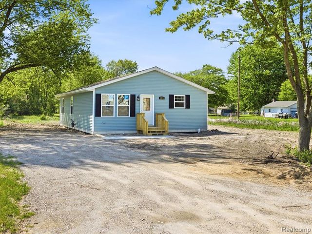 2971 Beach Road, Port Huron, MI 48060