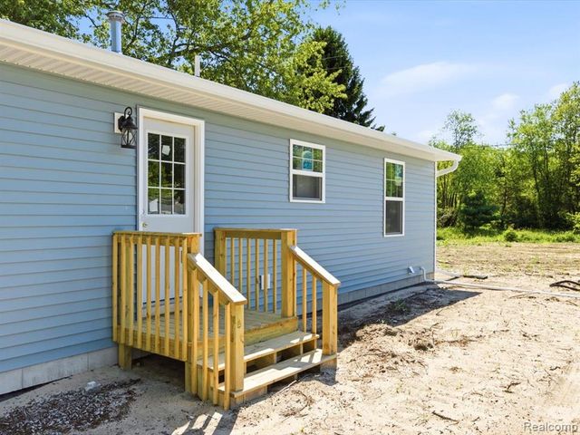 2971 Beach Road, Port Huron, MI 48060