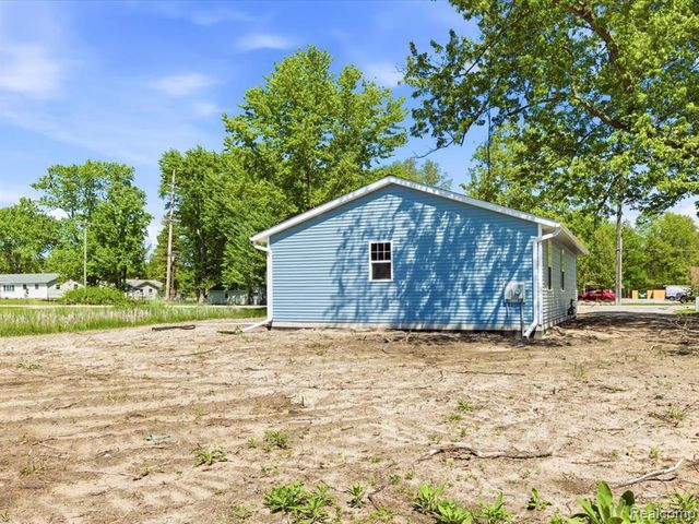 2971 Beach Road, Port Huron, MI 48060