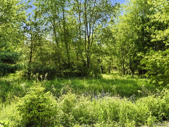2971 Beach Road, Port Huron, MI 48060
