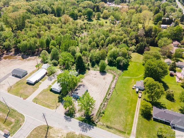 2971 Beach Road, Port Huron, MI 48060