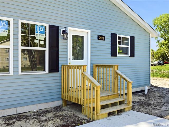 2971 Beach Road, Port Huron, MI 48060