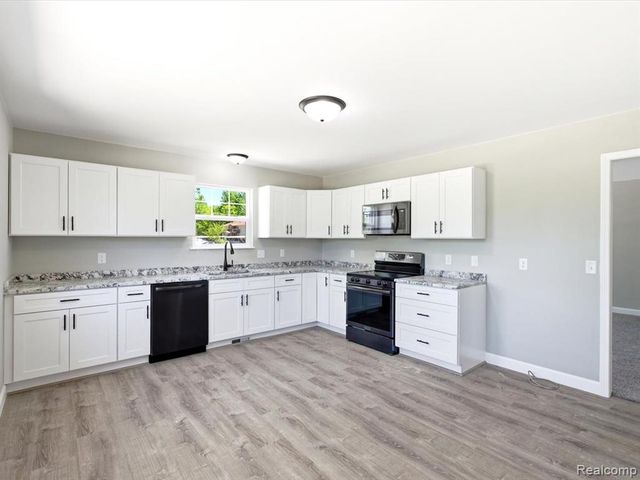2971 Beach Road, Port Huron, MI 48060