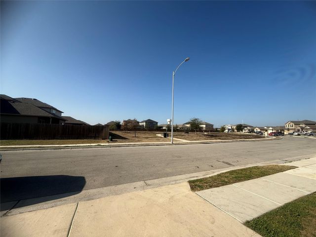 161 Roanwood DR, San Marcos, TX 78666