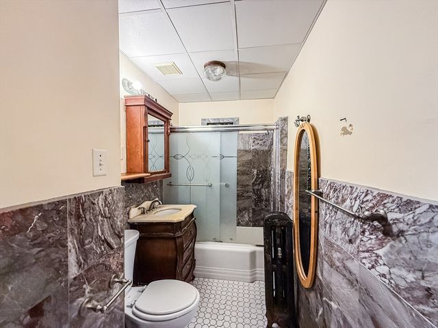 120 Gladstone St 3, Boston, MA 02128