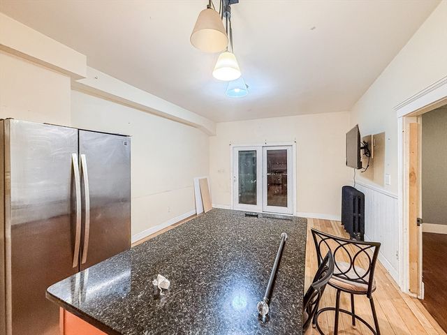 120 Gladstone St 3, Boston, MA 02128