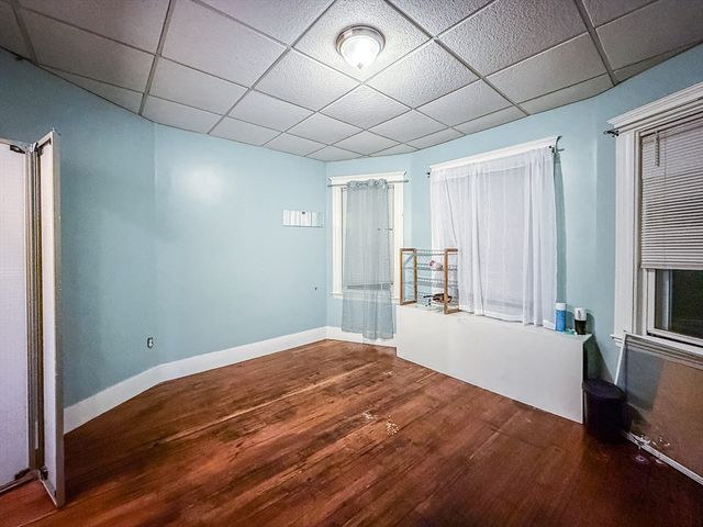 120 Gladstone St 3, Boston, MA 02128