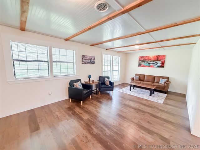 14221 N Grace Hudlen Road, Hulbert, OK 74441