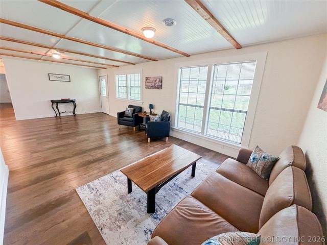 14221 N Grace Hudlen Road, Hulbert, OK 74441