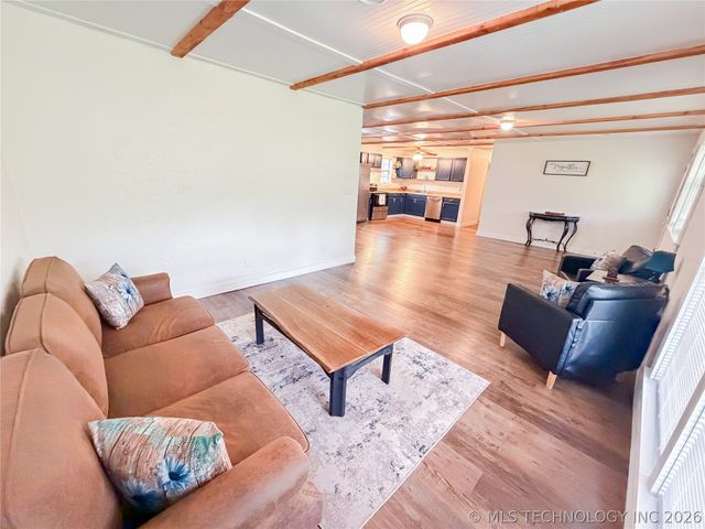 14221 N Grace Hudlen Road, Hulbert, OK 74441