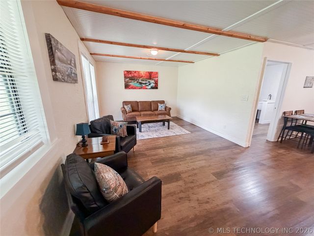 14221 N Grace Hudlen Road, Hulbert, OK 74441