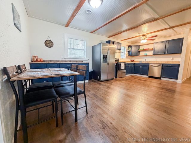 14221 N Grace Hudlen Road, Hulbert, OK 74441