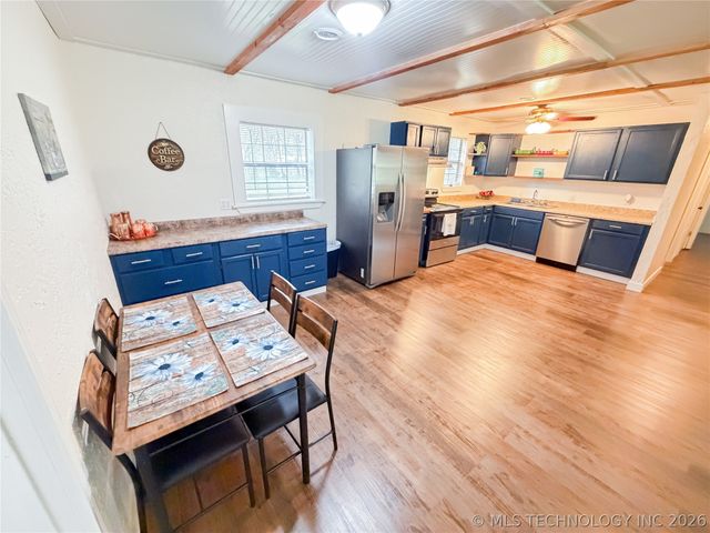 14221 N Grace Hudlen Road, Hulbert, OK 74441