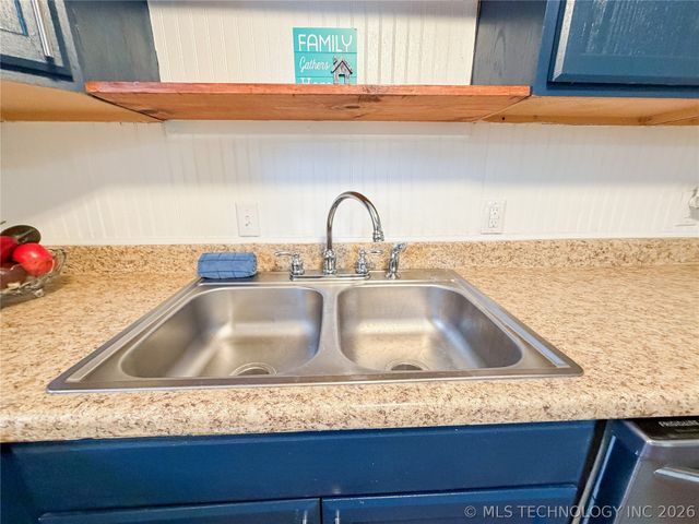 14221 N Grace Hudlen Road, Hulbert, OK 74441