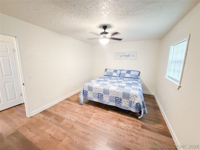 14221 N Grace Hudlen Road, Hulbert, OK 74441